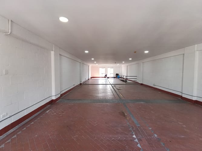 Bodega en arriendo en Cristo Rey, Medellín, 160 m² · foto 10 de 11
