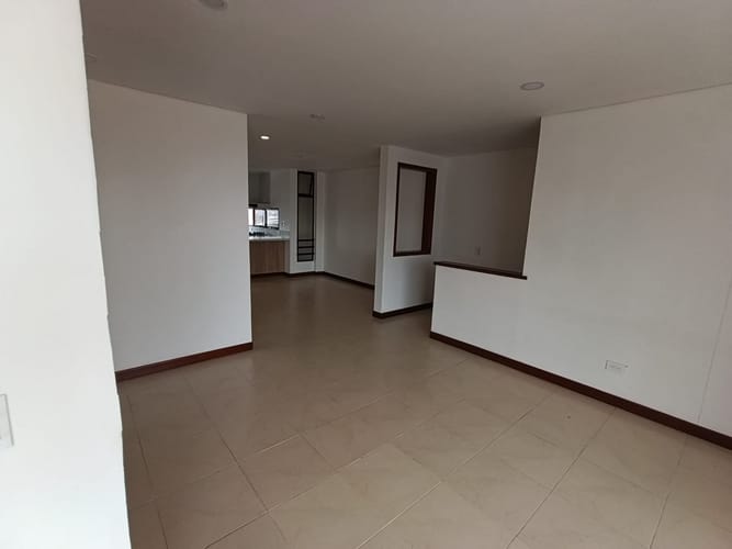 Apartamento de 3 alcobas en arriendo en Las Lomas, Medellín, 138 m² · foto 15 de 20