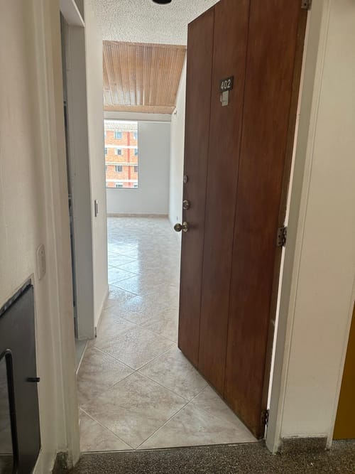 Apartamento de 3 alcobas en arriendo en San Jose Del Prado, Bogotá, 55 m² · foto 4 de 13
