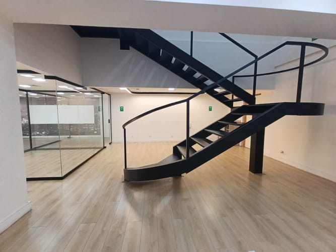 Oficina en arriendo en El Poblado, Medellín, 142 m² · foto 4 de 20