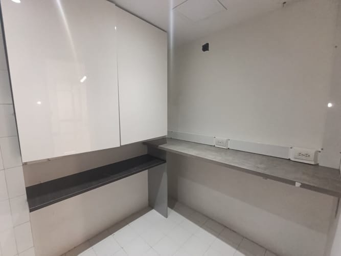 Oficina en arriendo en El Poblado, Medellín, 38 m² · foto 7 de 12