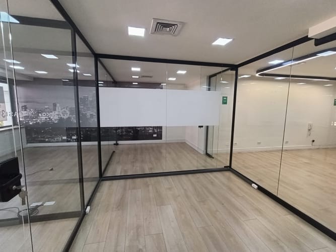 Oficina en arriendo en El Poblado, Medellín, 142 m² · foto 12 de 20