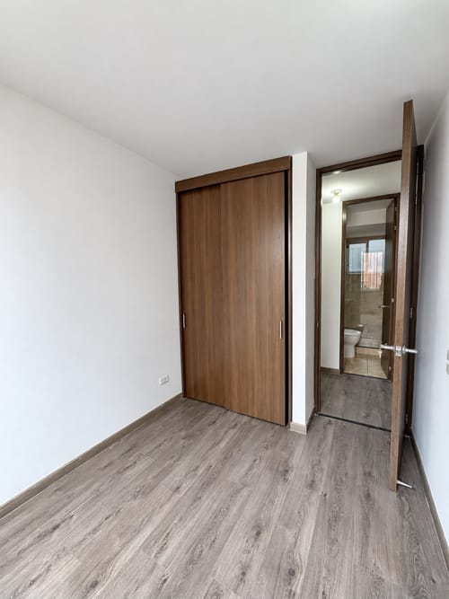 Apartamento de 3 alcobas en venta en Villas De Granada, Bogotá, 45 m² · foto 9 de 21