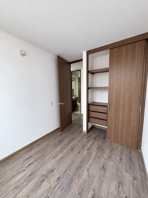 Apartamento de 3 alcobas en venta en Villas De Granada, Bogotá, 45 m² · foto 11 de 21