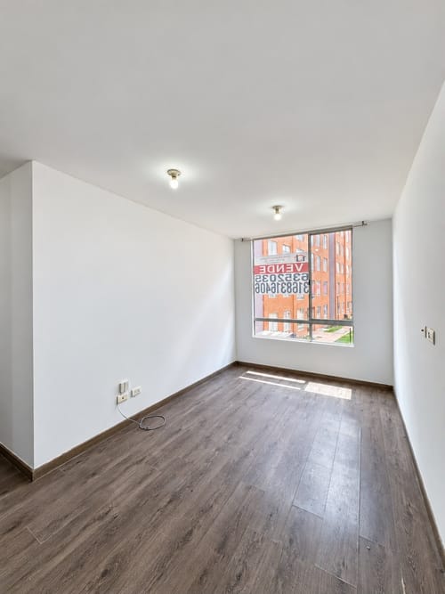 Apartamento de 3 alcobas en venta en Villas De Granada, Bogotá, 45 m² · foto 2 de 21