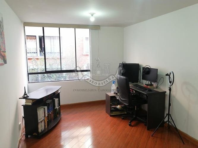 Apartamento de 3 alcobas en venta en Villa Alcazar, Bogotá, 60 m² · foto 2 de 8