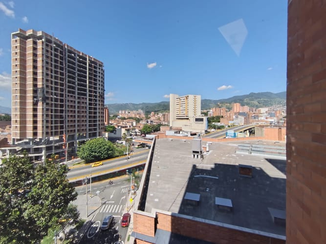 Consultorio en arriendo en Laureles, Medellín, 34 m² · foto 3 de 11