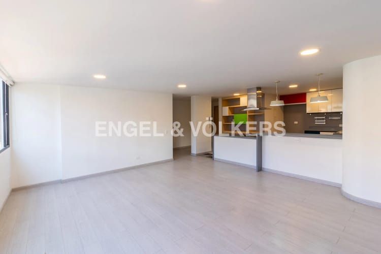 Apartamento de 2 alcobas en venta en Chico Norte, Bogotá, 111 m² · foto 3 de 10
