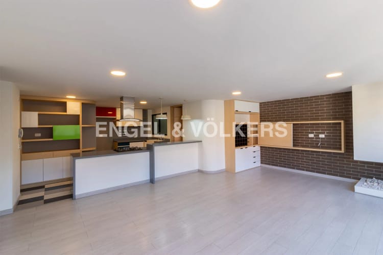 Apartamento de 2 alcobas en venta en Chico Norte, Bogotá, 111 m² · foto 2 de 10