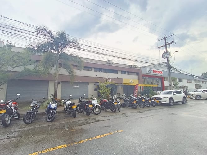 Local en arriendo en El Poblado, Medellín, 28 m² · foto 3 de 4