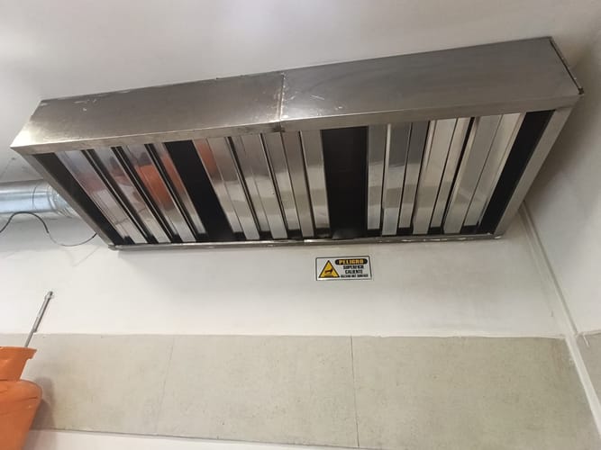 Local en arriendo en El Poblado, Medellín, 28 m² · foto 9 de 13
