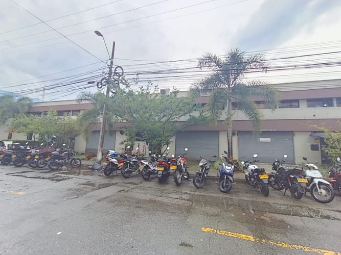 Local en arriendo en El Poblado, Medellín, 28 m² · foto 11 de 13