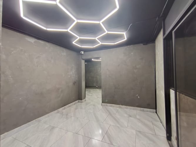 Local en arriendo en La Castellana, Medellín, 40 m² · foto 6 de 8