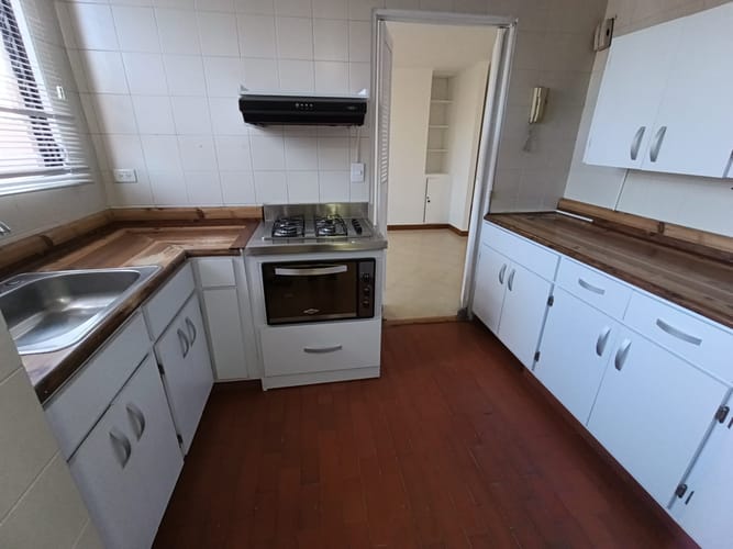 Apartamento de 3 alcobas en arriendo en Laureles, Medellín, 127 m² · foto 12 de 15