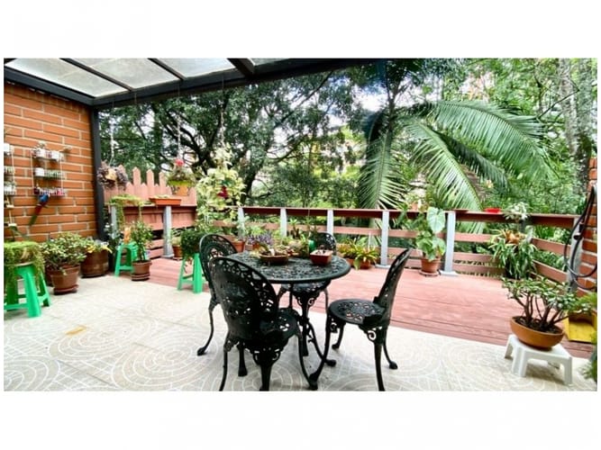 Casa de 5 alcobas en venta en Loma Del Escobero, Envigado, 234 m² · foto 5 de 24