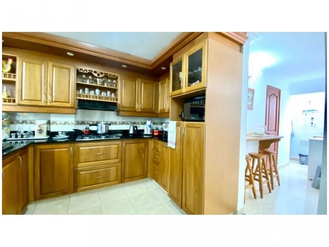 Casa de 5 alcobas en venta en Loma Del Escobero, Envigado, 234 m² · foto 8 de 24