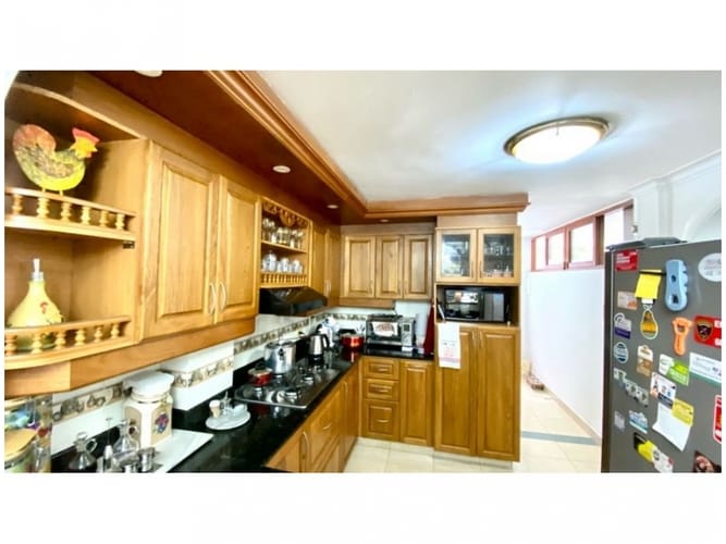 Casa de 5 alcobas en venta en Loma Del Escobero, Envigado, 234 m² · foto 9 de 24