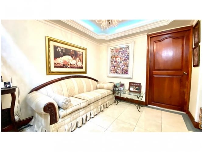 Casa de 5 alcobas en venta en Loma Del Escobero, Envigado, 234 m² · foto 13 de 24