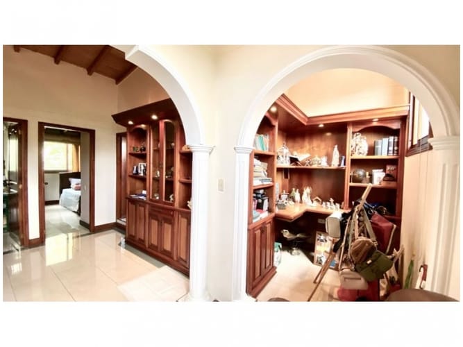 Casa de 5 alcobas en venta en Loma Del Escobero, Envigado, 234 m² · foto 24 de 24