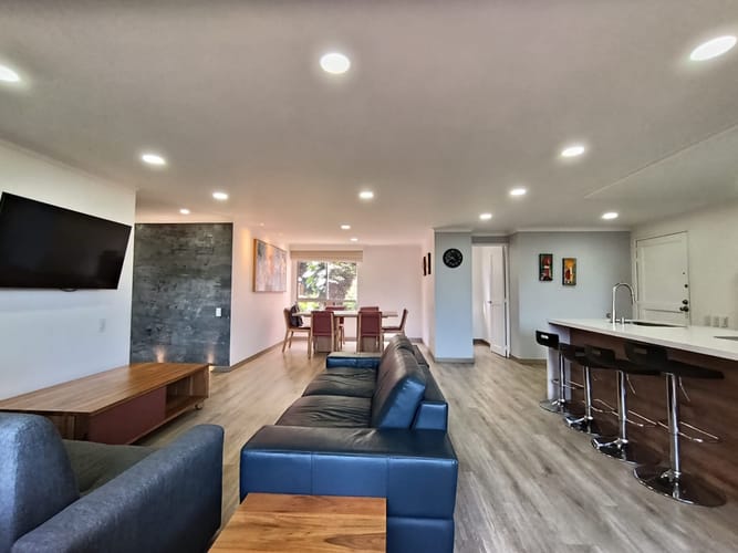 Apartamento de 3 alcobas en arriendo en El Poblado, Medellín, 144 m² · foto 4 de 19