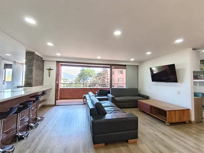 Apartamento de 3 alcobas en arriendo en El Poblado, Medellín, 144 m² · foto 5 de 19