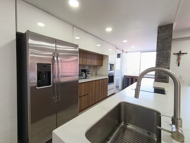 Apartamento de 3 alcobas en arriendo en El Poblado, Medellín, 144 m² · foto 8 de 19