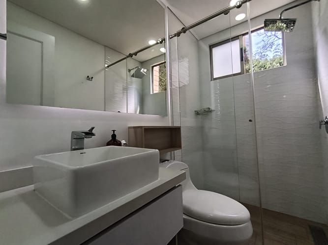 Apartamento de 3 alcobas en arriendo en El Poblado, Medellín, 144 m² · foto 12 de 19