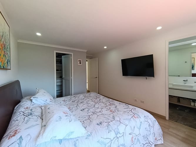 Apartamento de 3 alcobas en arriendo en El Poblado, Medellín, 144 m² · foto 15 de 19