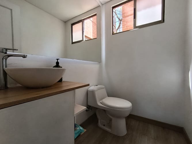 Apartamento de 3 alcobas en arriendo en El Poblado, Medellín, 144 m² · foto 17 de 19