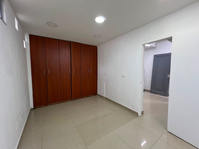 Oficina en arriendo en El Poblado, Medellín, 130 m² · foto 4 de 11