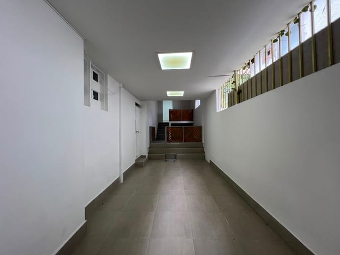 Oficina en arriendo en El Poblado, Medellín, 130 m² · foto 5 de 11