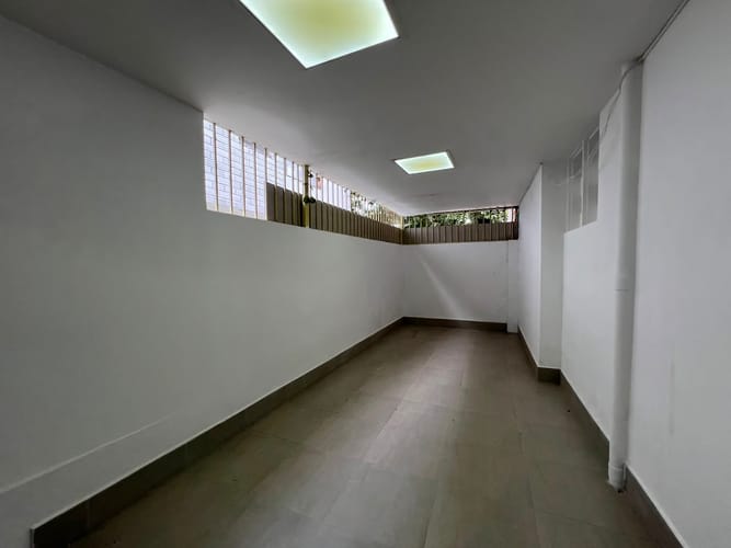 Oficina en arriendo en El Poblado, Medellín, 130 m² · foto 10 de 11