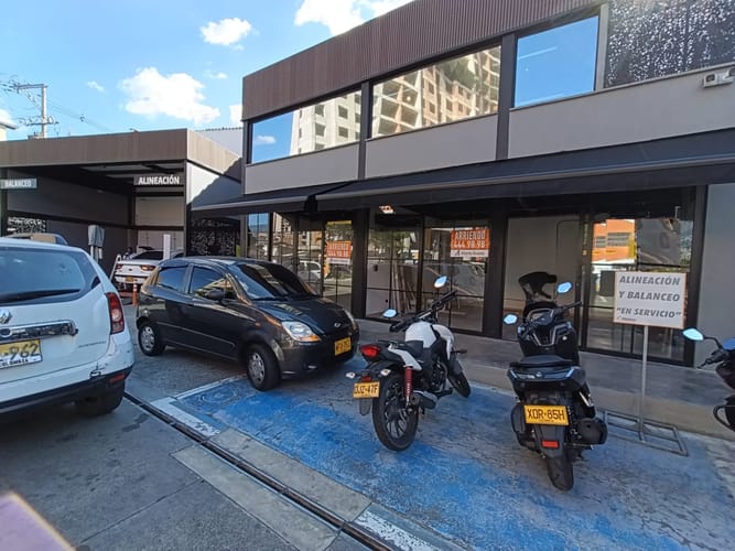 Local en arriendo en Laureles, Medellín, 24 m² · foto 3 de 8