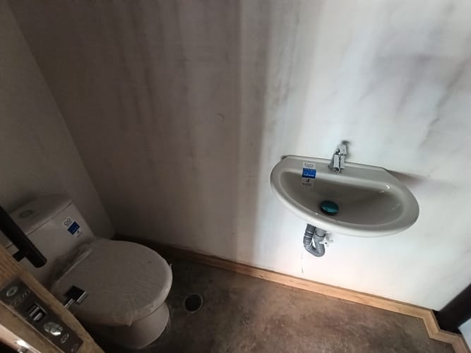 Local en arriendo en Laureles, Medellín, 24 m² · foto 5 de 8