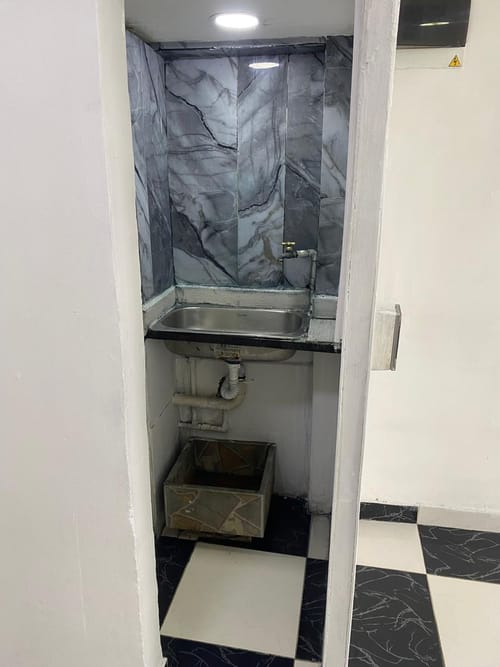 Local en arriendo en Bombona No.1, Medellín, 20 m² · foto 2 de 14