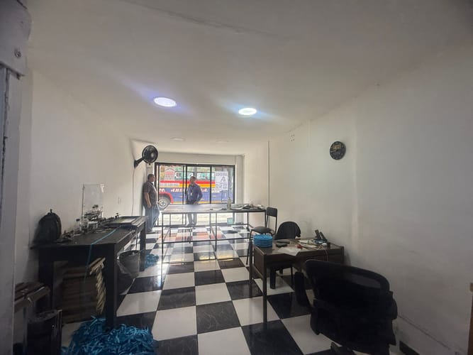 Local en arriendo en Bombona No.1, Medellín, 20 m² · foto 3 de 14