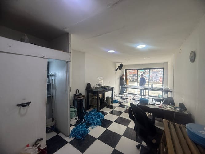 Local en arriendo en Bombona No.1, Medellín, 20 m² · foto 4 de 14
