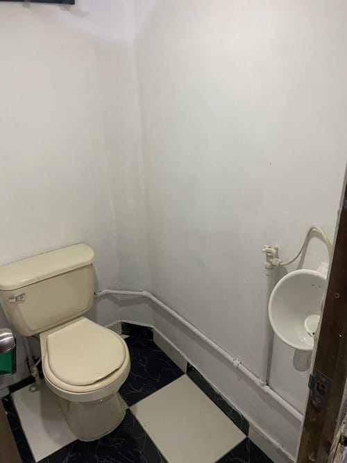Local en arriendo en Bombona No.1, Medellín, 20 m² · foto 9 de 14