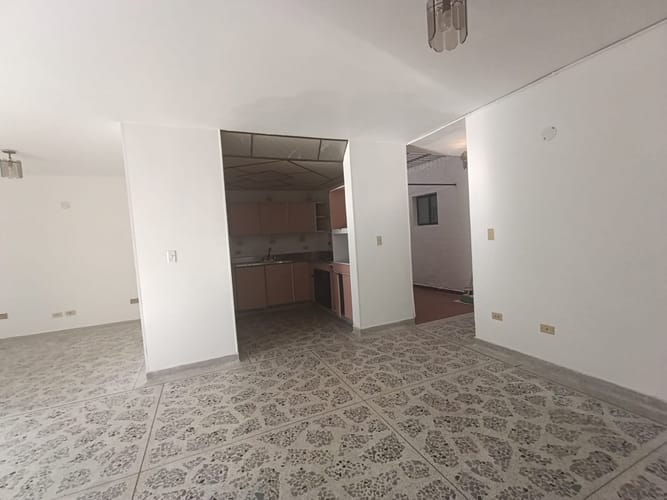 Casa de 4 alcobas en arriendo en Villa Del Socorro, Medellín, 160 m² · foto 3 de 20