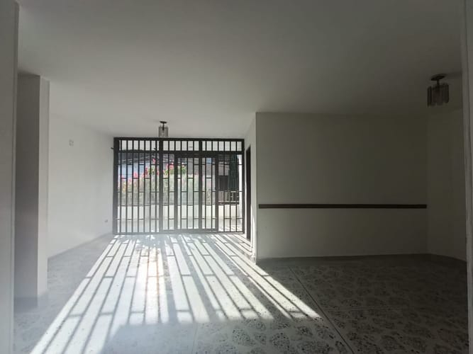 Casa de 4 alcobas en arriendo en Villa Del Socorro, Medellín, 160 m² · foto 4 de 20