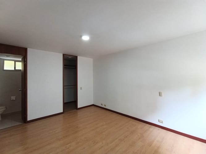 Apartamento de 3 alcobas en arriendo en El Poblado, Medellín, 89 m² · foto 6 de 16