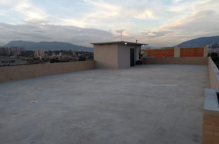 Bodega en arriendo en Zona Industrial No. 1, Itagüí, 2400 m² · foto 8 de 12
