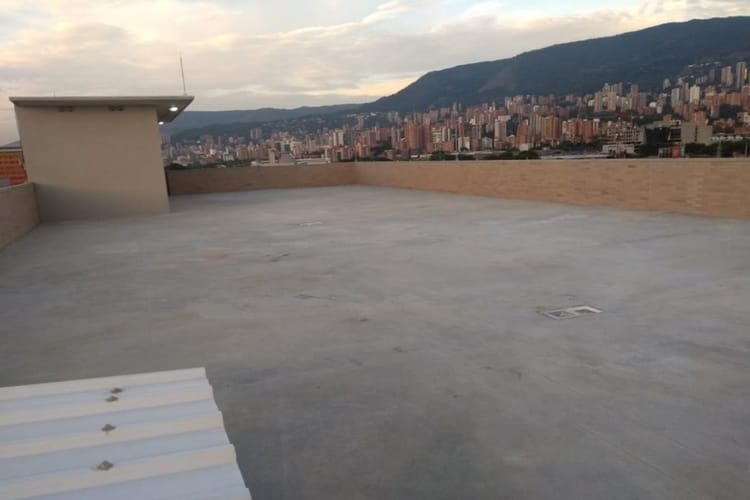 Bodega en arriendo en Zona Industrial No. 1, Itagüí, 2400 m² · foto 10 de 12