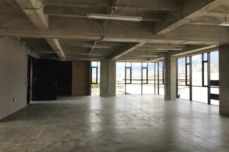 Bodega en arriendo en Zona Industrial No. 1, Itagüí, 2400 m² · foto 11 de 12