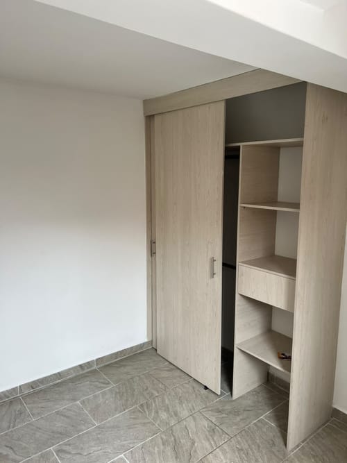 Apartamento de 2 alcobas en arriendo en Cristobal, Medellín, 39 m² · foto 3 de 8