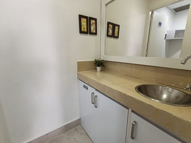 Consultorio en arriendo en El Poblado, Medellín, 45 m² · foto 7 de 13
