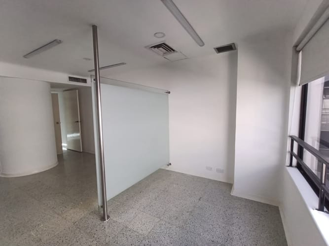 Consultorio en arriendo en El Poblado, Medellín, 30 m² · foto 6 de 13