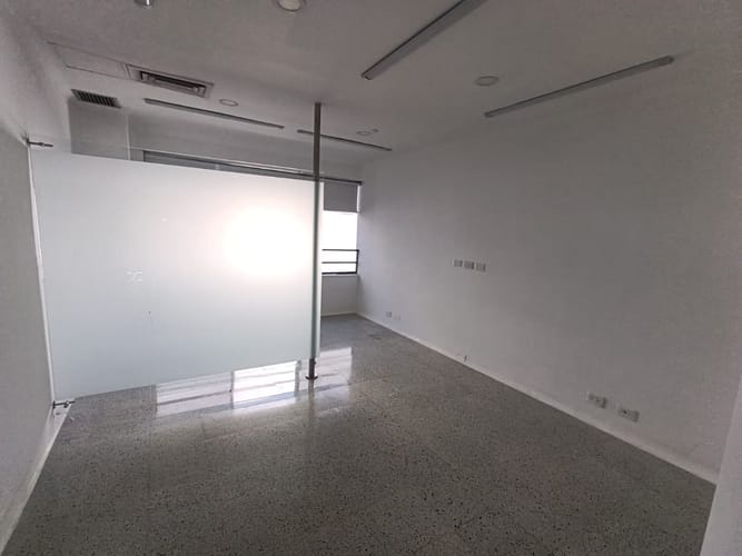 Consultorio en arriendo en El Poblado, Medellín, 30 m² · foto 7 de 13
