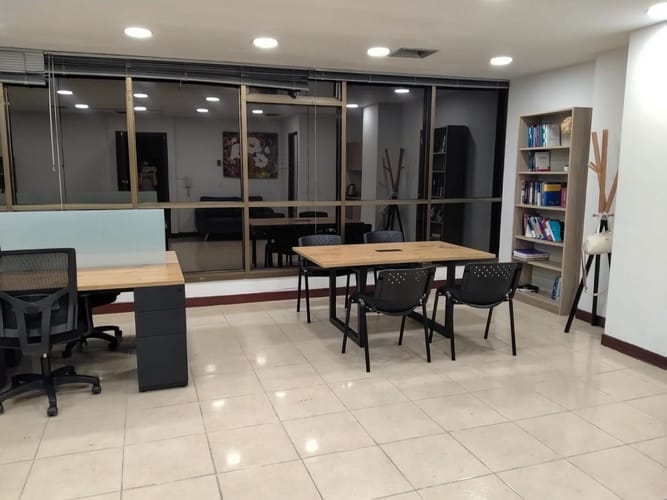 Oficina en arriendo en El Poblado, Medellín, 43 m² · foto 7 de 8