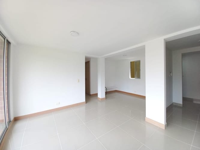Apartamento de 3 alcobas en arriendo en San Remo, Sabaneta, 85 m² · foto 9 de 12